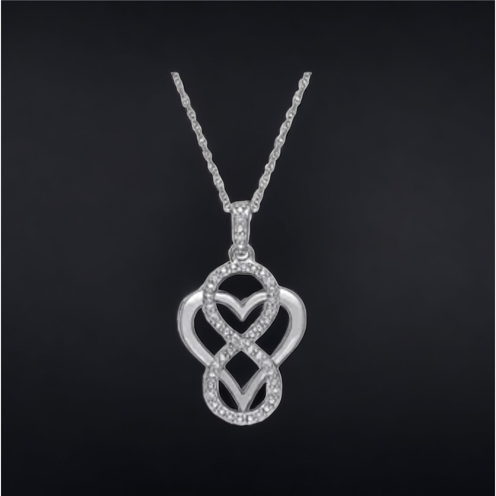 Sterling silver and diamond necklace. NEW WITHOUT TAGS